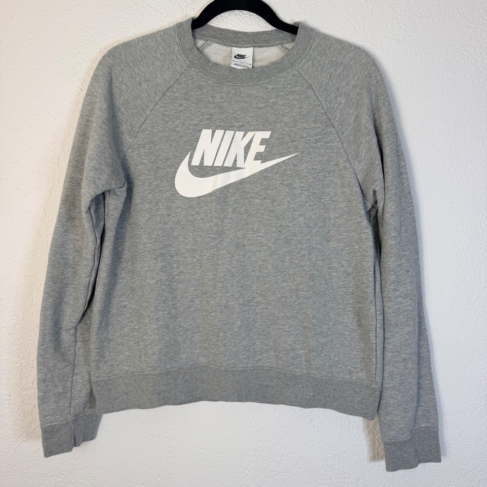 Nike Sportswear Essential Women M Crewneck Sweatshirt Gray Fleece Logo